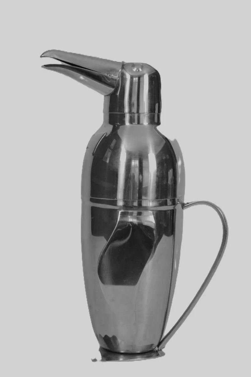 Cocktailshaker, vintage - Diversen › Varia - €165.00 - Cocktailshaker in vorm van een pinguin.
Roestvrij staal
27cm hoog
Vintage
