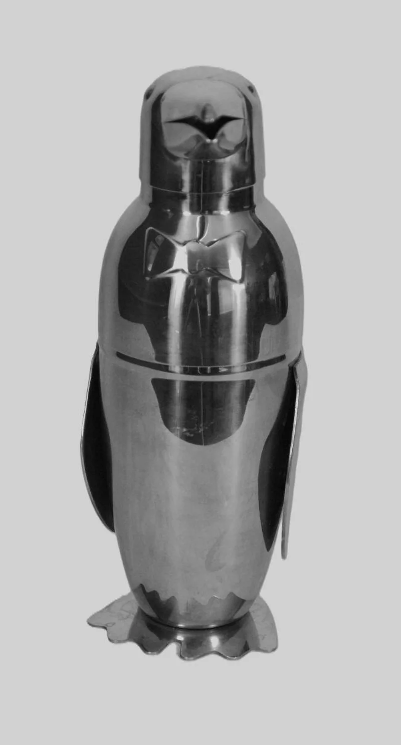 Cocktailshaker, vintage - Diversen › Varia - €165.00 - Cocktailshaker in vorm van een pinguin.
Roestvrij staal
27cm hoog
Vintage