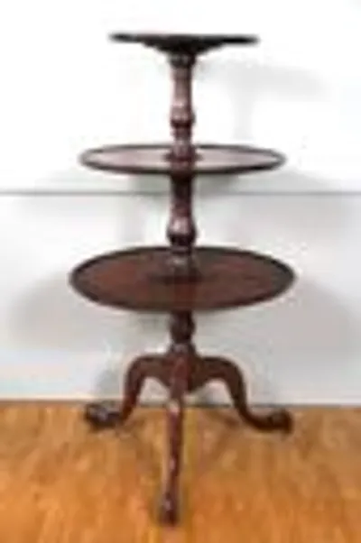 Drieledig presenteermeubel late Georgean thumbnail 1