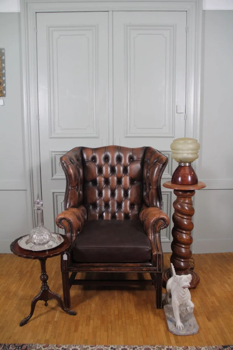Georgean stijl wing chair - Meubel › Zitmeubels - €350.00 - Wing chair met leder gecapitonneerd.
Edwardian periode: ca 1930
88cm breed, 80cm diep, 110cm hoog