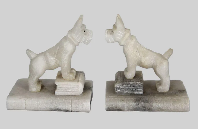 Paar boekensteunen in albast - Diversen › Figuren - Paar vintage boekensteunen in albast.
13.5 x 10cm voet; 16cm hoog.
