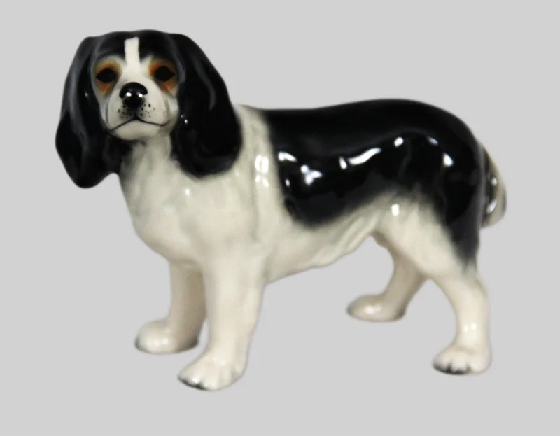Porselein hond (1) - Porselein › Figuren - Niet gemerkt
16cm lang, 13cm hoog
Vroege 20e eeuw