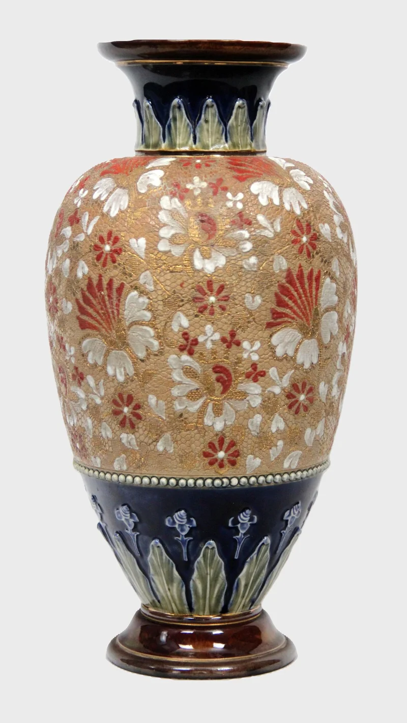 Royal Doulton vaas (5) - Porselein › Vazen - Gemerkt Royal Doulton
Datummerk 1891-1956
32cm hoog