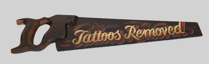 Tattoos Removed - Diversen › Varia - €125.00 - Oude zaag met opschrift "tattoos Removed
52cm lang