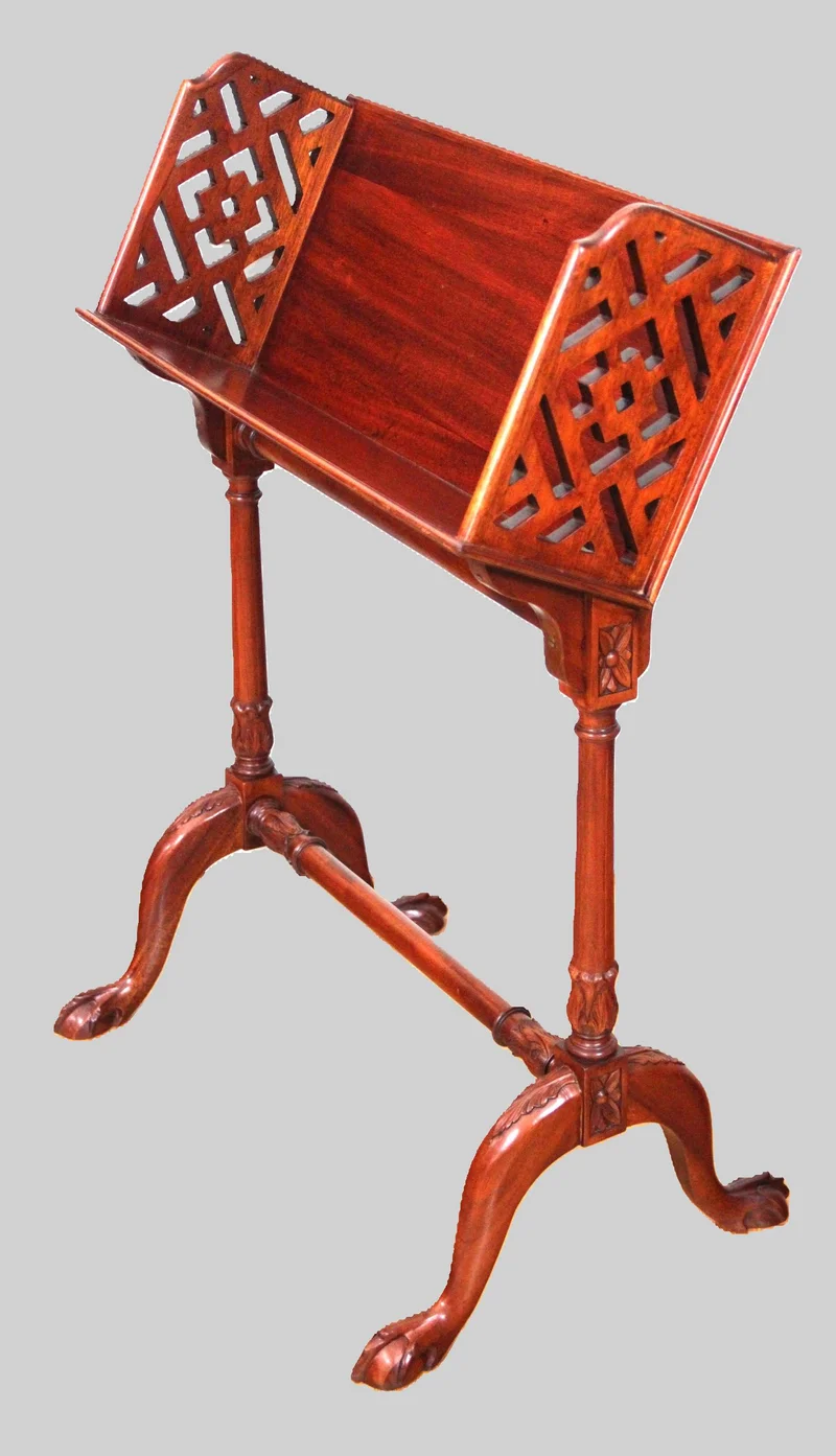 Victoriaans boekenstaander - Meubel › Bijzetmeubels - Open boekenrek in mahoniehout.
62 x 43cm; 88cm hoog
Ca 1900