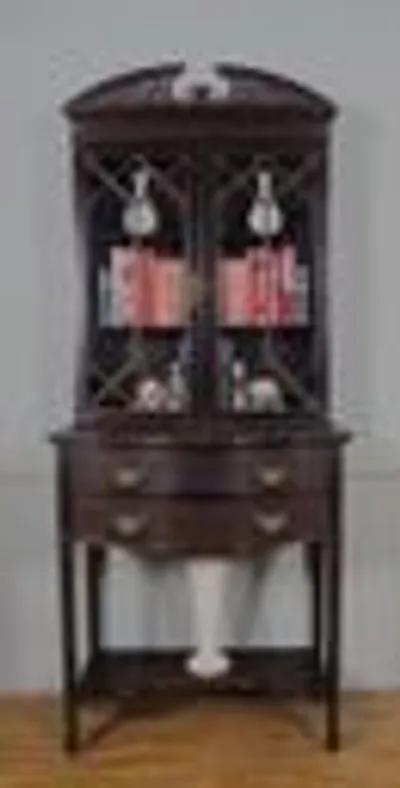 Victoriaans cabinet in Chippendale stijl thumbnail 1