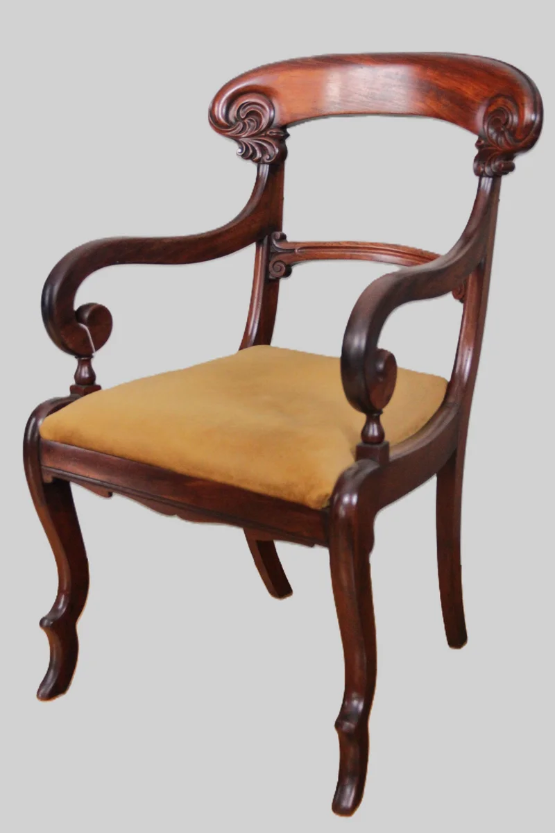 William IV armzetel - Meubel › Zitmeubels - €275.00 - Mahoniehouten armstoel uit de William IV periode met inlegzit.
50cm breed, 50cm diep, 90cm hoog.
1830-1837